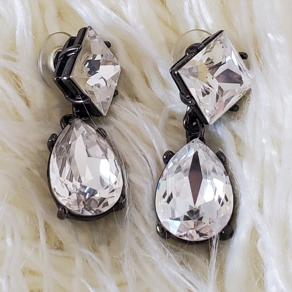 Square and Teardrop Crystal Earrings 🌴